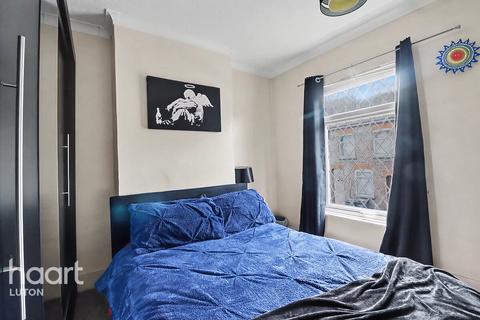2 bedroom terraced house for sale, North Street, Luton