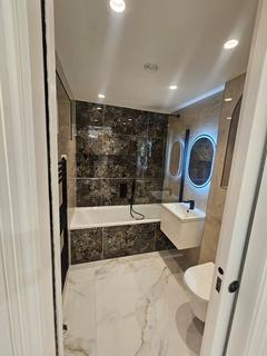 8 bedroom detached house to rent, Oakleigh Road South, London N11