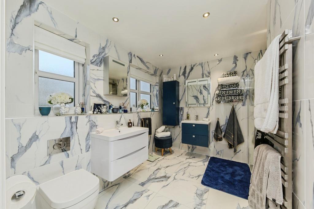 Ensuite