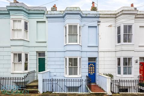 2 bedroom ground floor maisonette to rent, College Gardens, Brighton BN2