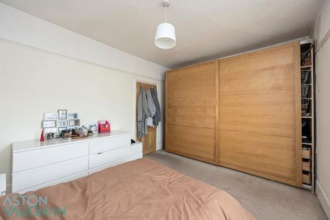 2 bedroom ground floor maisonette to rent, College Gardens, Brighton BN2