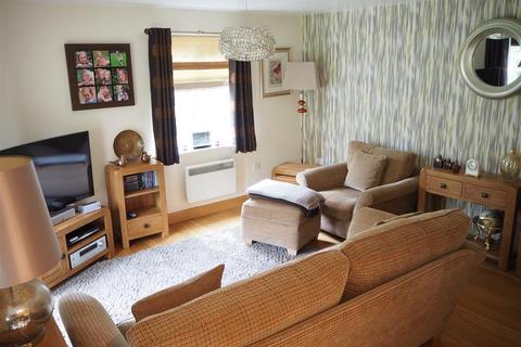 2 bedroom flat to rent, Rubys Walk, Fernwood, Newark, NG24