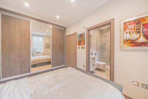2 bedroom flat for sale, Red Lion Square, London WC1R
