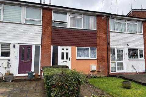 3 bedroom terraced house to rent, Chamberlain Lane, Pinner, HA5