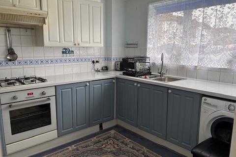 3 bedroom terraced house to rent, Chamberlain Lane, Pinner, HA5