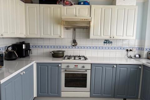 3 bedroom terraced house to rent, Chamberlain Lane, Pinner, HA5