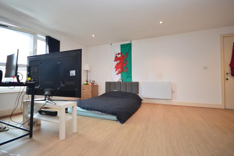 3 bedroom flat to rent, Venus House, Westferry Road, E14 3SF