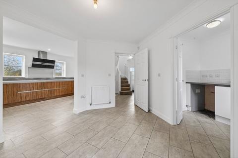 4 bedroom semi-detached house to rent, Chapman Road, Wellingborough NN8