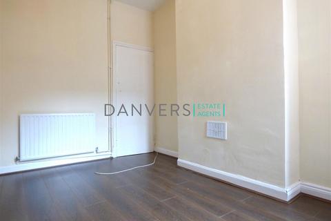 2 bedroom terraced house to rent, Latimer Street, Leicester LE3