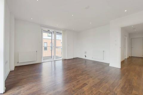 2 bedroom flat to rent, Hallington Court, Edgware, HA8