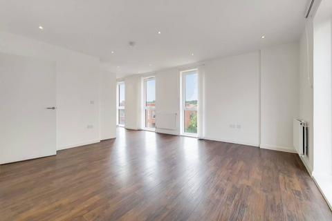 2 bedroom flat to rent, Hallington Court, Edgware, HA8