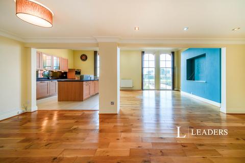 3 bedroom flat to rent, Marine Gate Mansions, Promenade, PR9