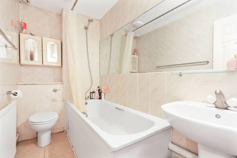 3 bedroom flat to rent, Emperors Gate, South Kensington, London, SW7