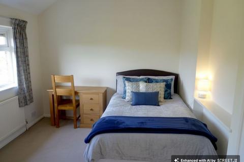 4 bedroom semi-detached house to rent, Gerard Close, Cambridge, CB5