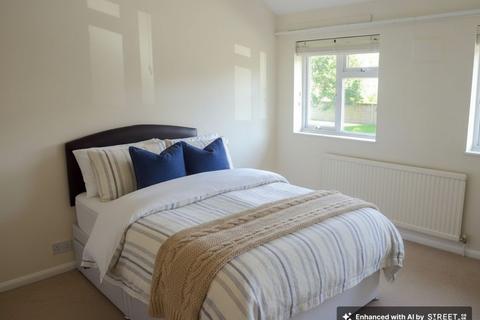 4 bedroom semi-detached house to rent, Gerard Close, Cambridge, CB5