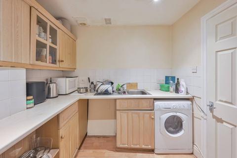 3 bedroom flat to rent, Emperors Gate, South Kensington, London, SW7