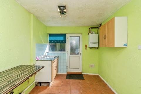 undefined, Chaucer Avenue, Tipton