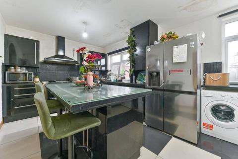 6 bedroom house for sale, Green Lane, Norbury, London, SW16