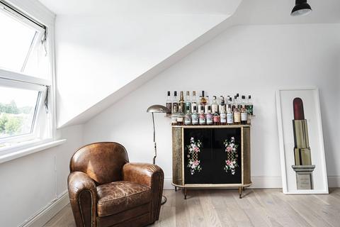 2 bedroom flat to rent, Dunsmure Road, Stoke Newington, London, N16