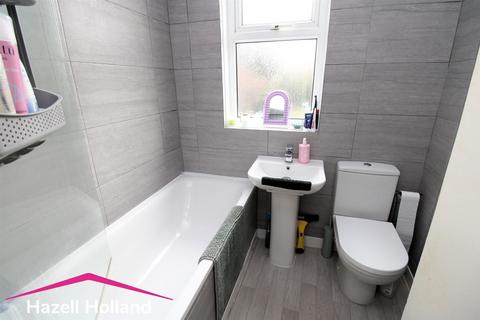 undefined, Second Avenue, Gillingham