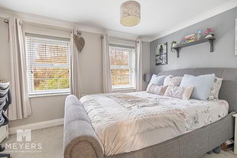 2 bedroom end of terrace house for sale, St. Georges Drive, Bournemouth, BH11 8NY