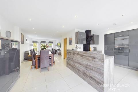 5 bedroom detached house for sale, Bloomsbury Gardens, Mansfield NG18