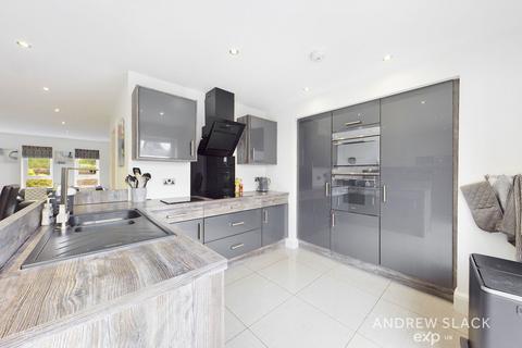 5 bedroom detached house for sale, Bloomsbury Gardens, Mansfield NG18