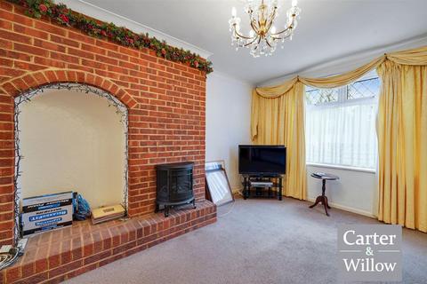 3 bedroom terraced house for sale, Dagenham Avenue, Essex
