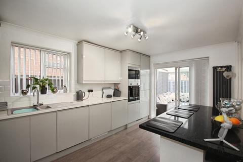 3 bedroom semi-detached house for sale, Baker Avenue, Leamington Spa