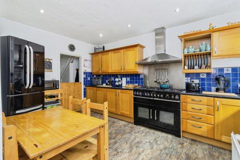 3 bedroom terraced house for sale, Teignmouth Road, Torquay