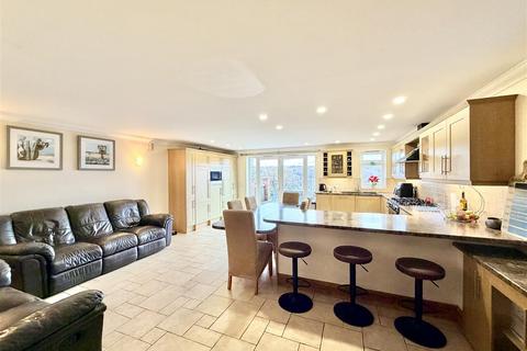 6 bedroom house for sale, Underlane, Plymouth PL9