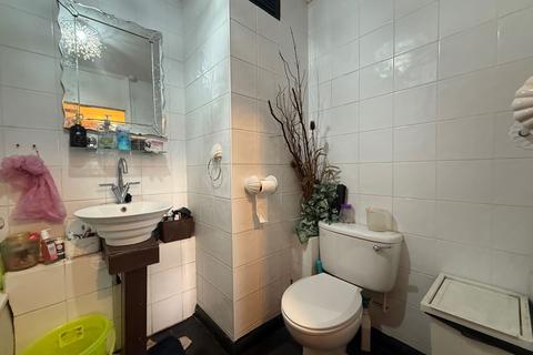 2 bedroom apartment for sale, 201 Commercial Road, London, E1 2BT