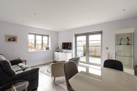 2 bedroom apartment for sale, Roding Road, Loughton, IG10