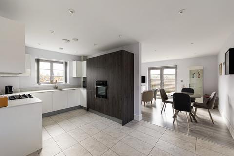 2 bedroom apartment for sale, Roding Road, Loughton, IG10