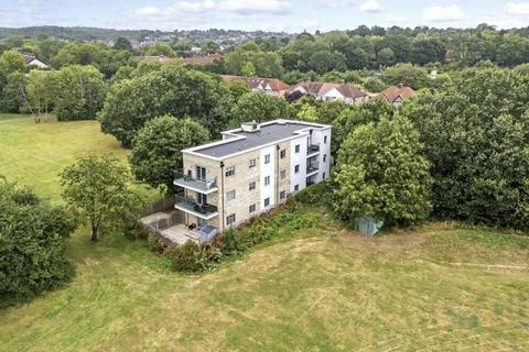 2 bedroom apartment for sale, Roding Road, Loughton, IG10