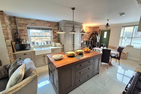 undefined, Cross Street, Northampton NN3