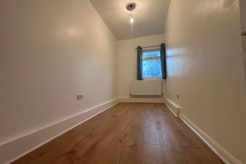 2 bedroom flat to rent, Wembley, HA0