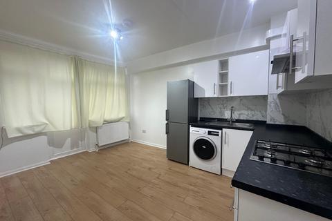 2 bedroom flat to rent, Wembley, HA0