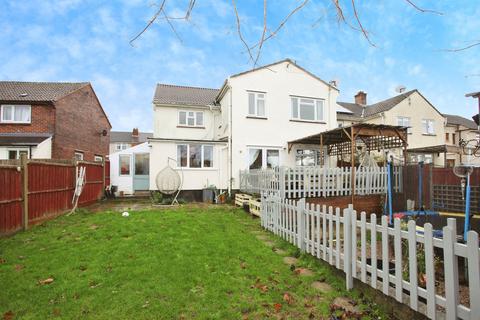 4 bedroom end of terrace house for sale, Harrison Way, Lydney