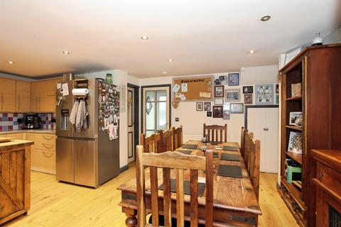 4 bedroom end of terrace house for sale, Harrison Way, Lydney