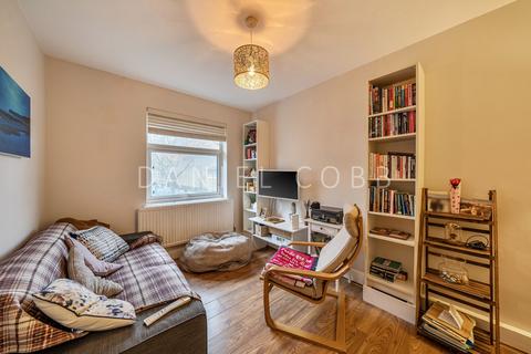 3 bedroom flat for sale, Newburn Street, London, SE11