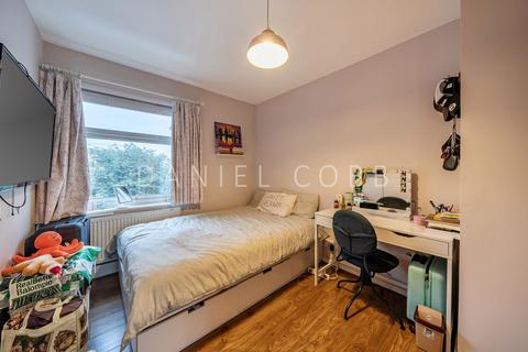 3 bedroom flat for sale, Newburn Street, London, SE11