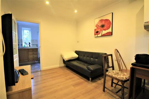 4 bedroom semi-detached house to rent, Buckingham Road, Norwich NR4