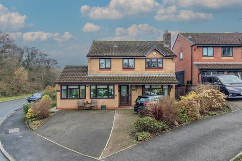 3 bedroom detached house for sale - Caernarvon Drive, Newport