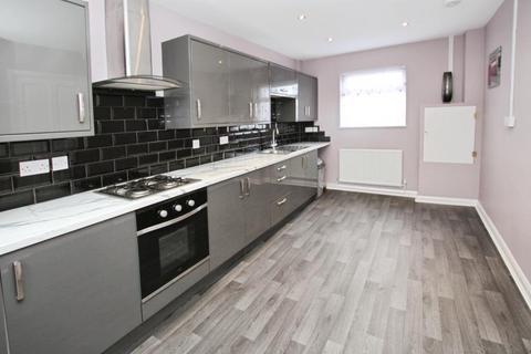 3 bedroom semi-detached house to rent, Whiteway Road, Bristol BS5