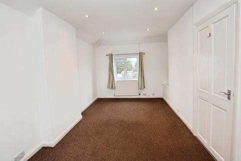 3 bedroom semi-detached house to rent, Whiteway Road, Bristol BS5