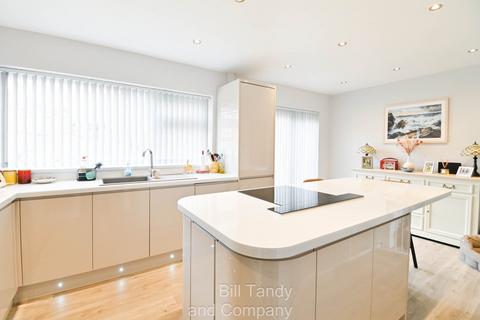 3 bedroom semi-detached house for sale, Benson Close, Lichfield, WS13