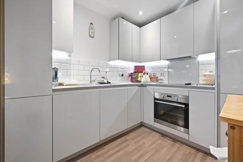 2 bedroom flat to rent, Two Bedroom New Build Flat in Surrey Quays