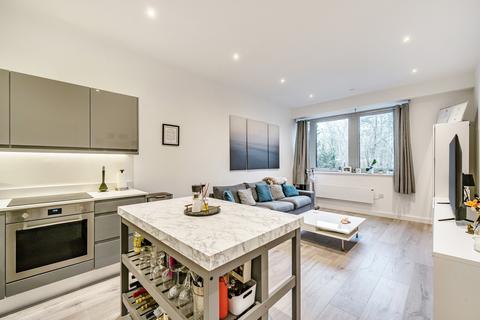 2 bedroom flat for sale, Ladymead, Guildford, Surrey, GU1