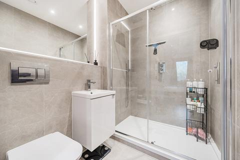 2 bedroom flat for sale, Ladymead, Guildford, Surrey, GU1